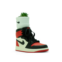 Load image into Gallery viewer, Bred Toe AJ1 Sneaker Sculpture Set